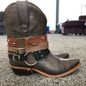 Women’s cowboy boots